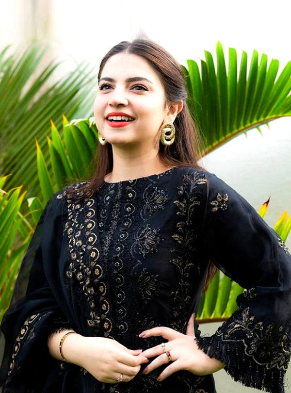 3 Piece Embroidered Lawn Shirt with Embroidered Organza Duppata 1020